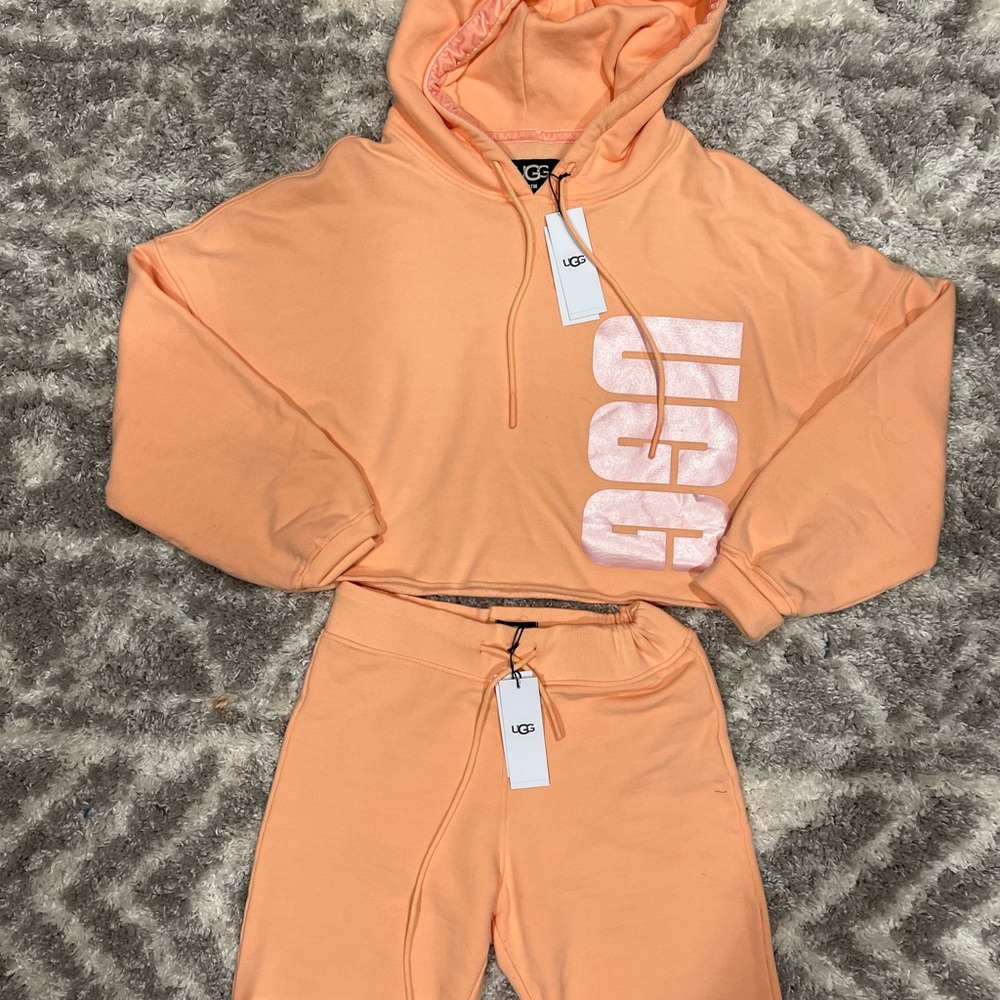 UGG 2pc.set/ Keira hoodie and zahara shorts 💓 - Picture 8 of 16